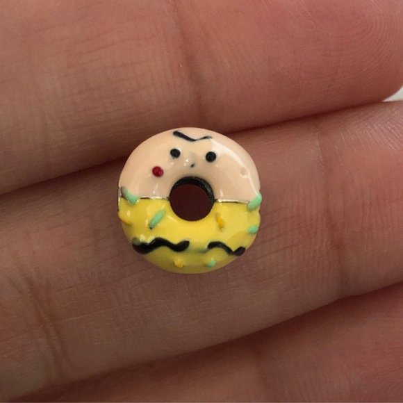 Charlie Brown Sprinkle Donut Charm - Picture 1 of 3
